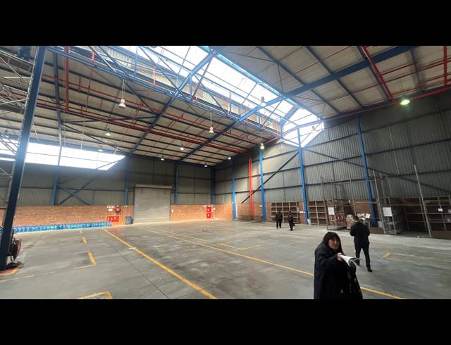 4,338M² WAREHOUSE TO LET IN SPARTAN